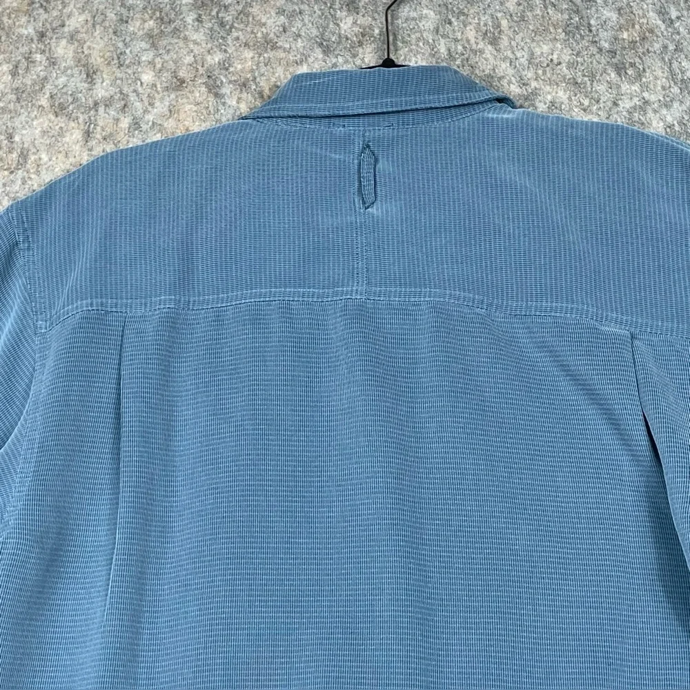 The North Face Men's Blue Button Up Short Sleeve Outdoor Activewear Shirt - Sz L